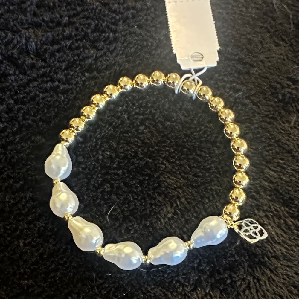 Kendra Scott Gold and White Pearl Beaded Stretch Bracelet